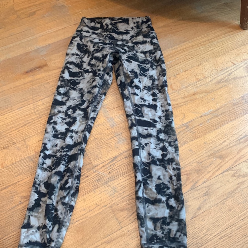 Lululemon Wunder under trainer leggings size 4